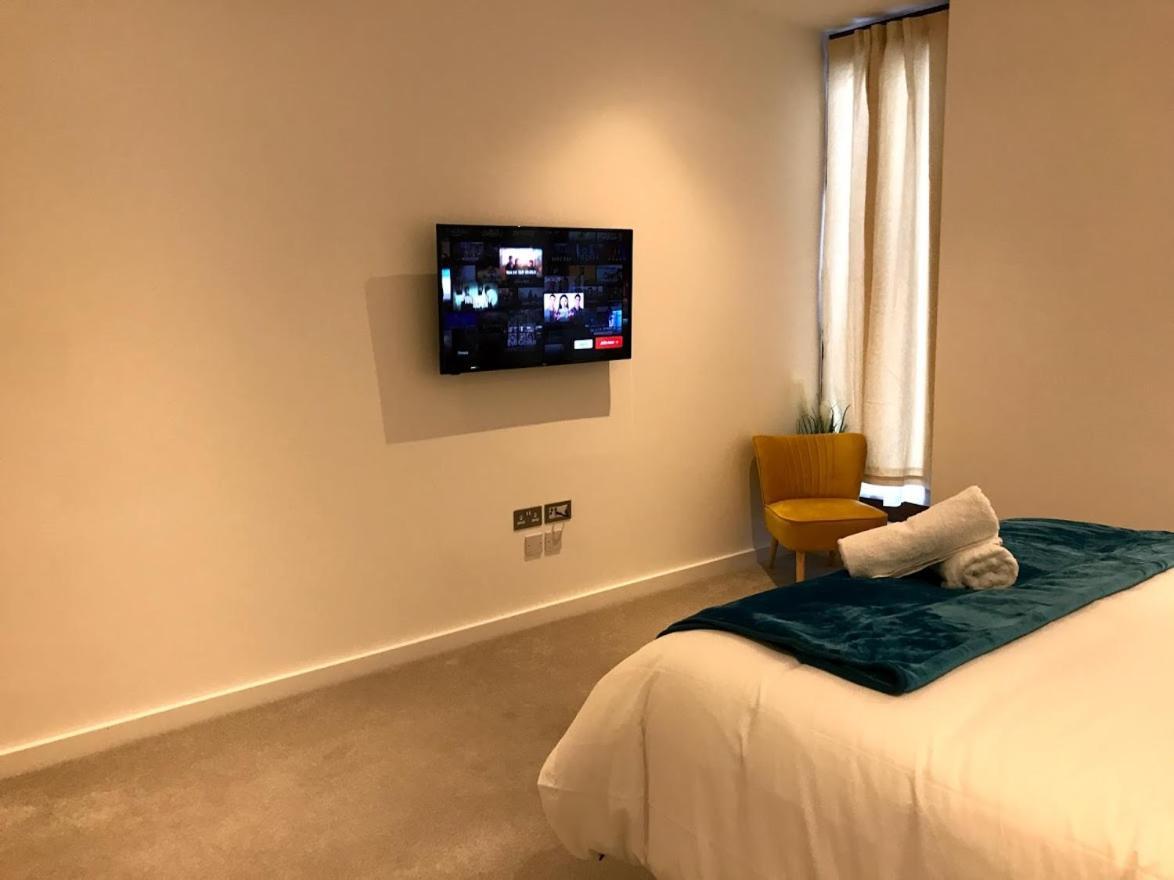 Отель Maplewood Luxurious One-Bed Flat With Free Parking St Albans Экстерьер фото